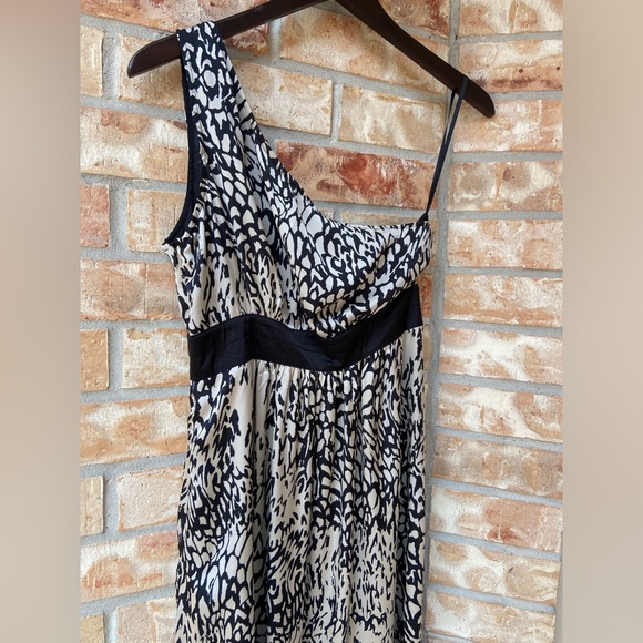 Francesca One Shoulder Maxi Dress/abstract pattern/Tan & Black /Size Medium NEW - Picture 3 of 8